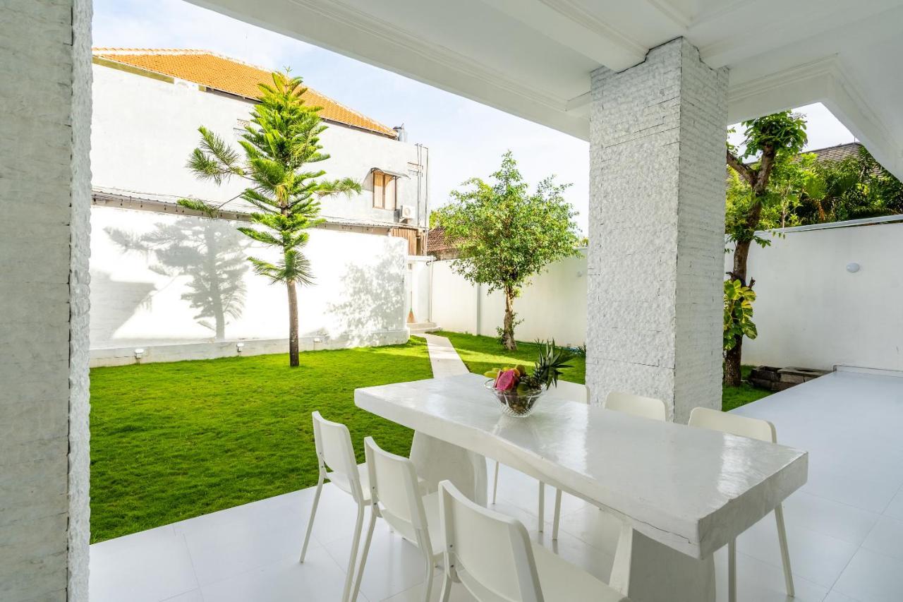 Luxury Minimalist Villa White Angel In Seminyak Kültér fotó
